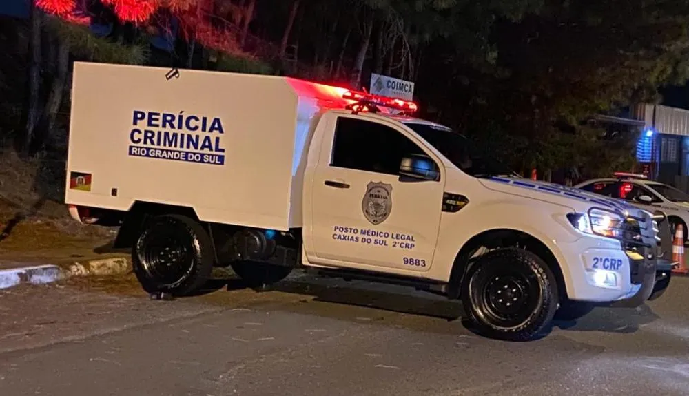 Homem em surto morre após atacar policiais militares com uma faca