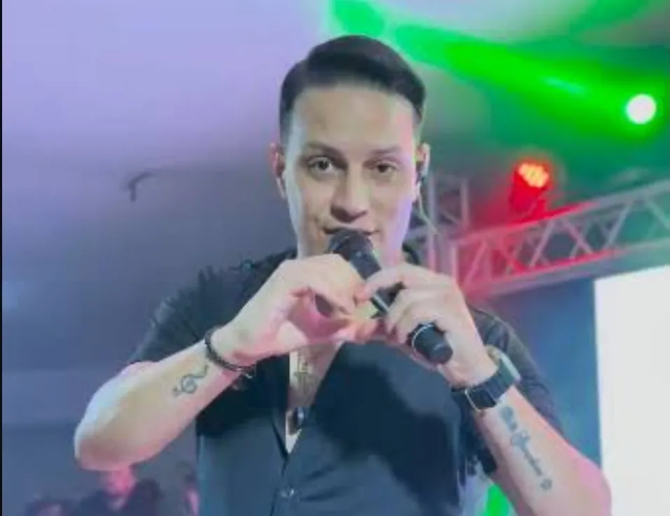 Paulinho Dill, vocalista da banda Os Atuais, deixa a UTI de hospital