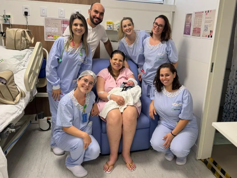 Bebê João Pedro e seus pais receberam o carinho da equipe do hospital - Foto: 