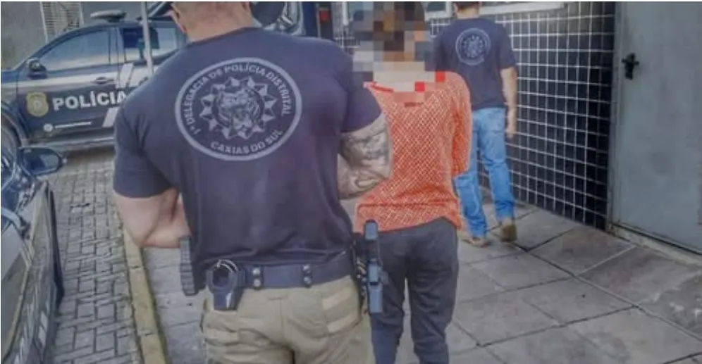 Mulher é presa quase 15 anos após morte do filho de um ano