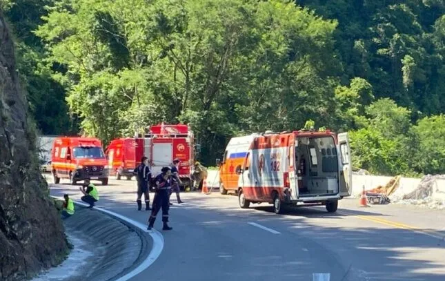 Caminhoneiro morre em grave acidente na ERS-122