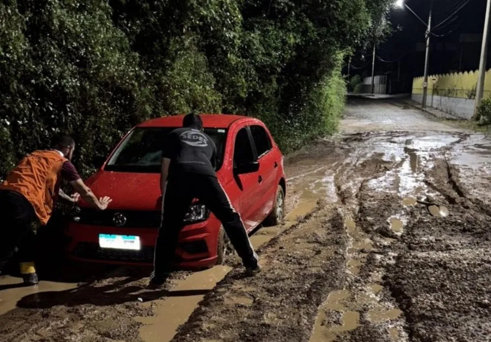 No bairro Vila Nova, um mar de lama causou transtorno aos moradores - Foto: Prefeitura de Bento/Especial
