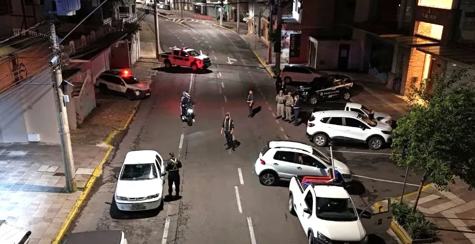 Motoristas foram flagrados dirigindo embriagados e foram autuados - Foto: Rafael De Souza/Especial