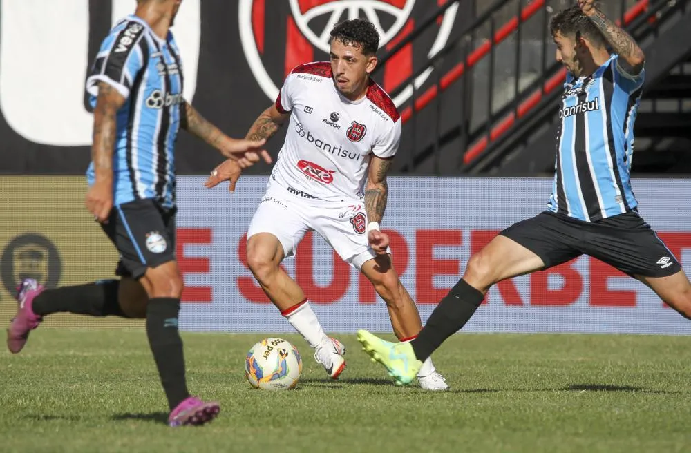 Atual campeão Grêmio começa luta pelo octa em Pelotas, contra o Brasil - Foto: Ítalo Santos/Especial