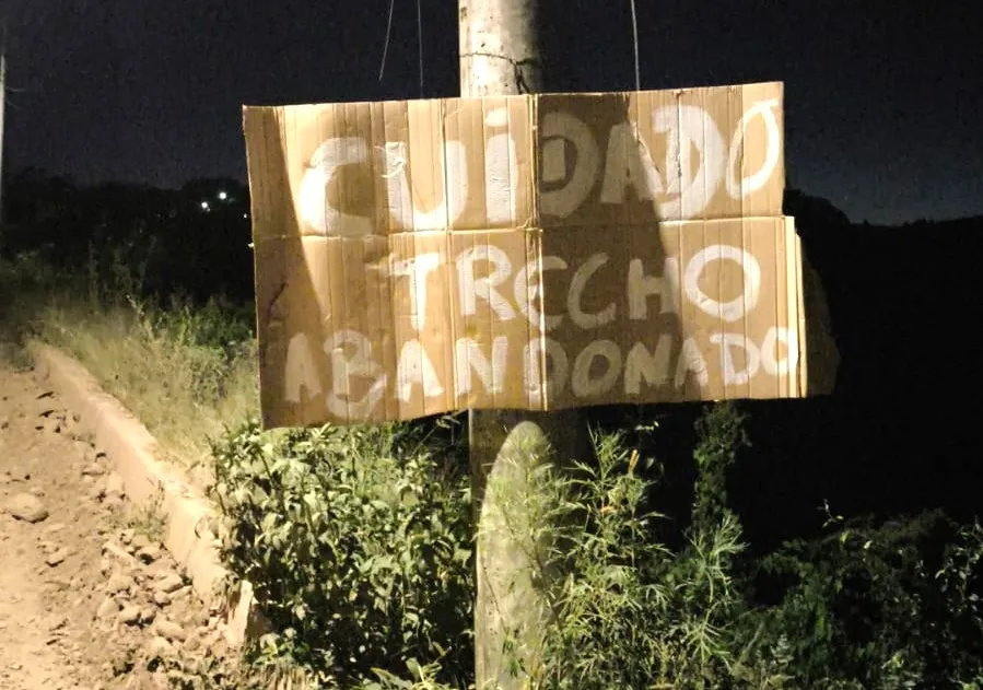 Obras paradas na Via Trento geram transtornos e protestos em Bento