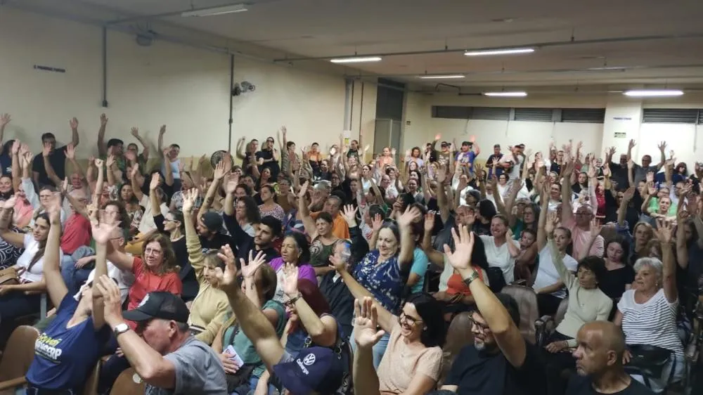 Servidores estiveram em grande número na assembleia do Sindiserp - Fotos: Sindiserp/Especial
