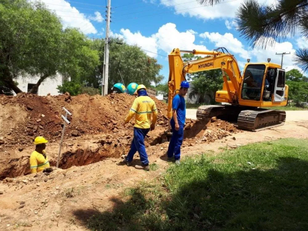Corsan instala nova interligação de rede de água na Zona Norte de Bento