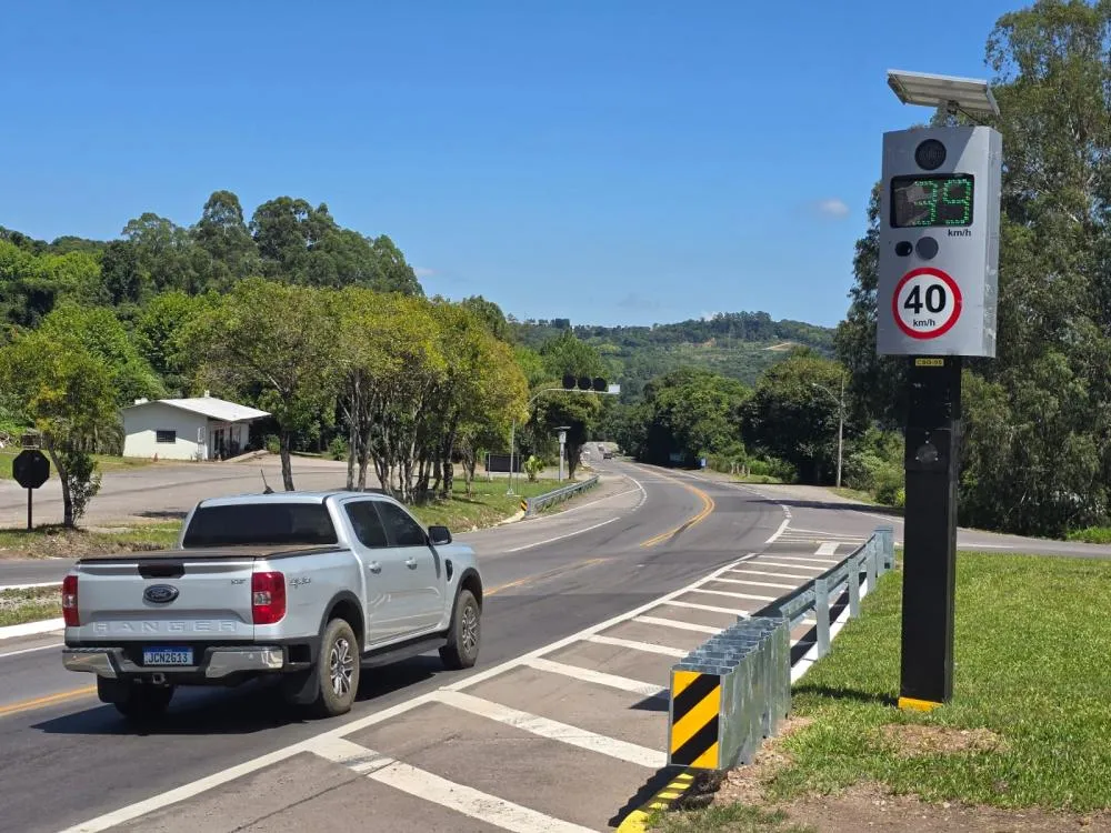 Novos radares de velocidade começam a operar na Serra nesta segunda
