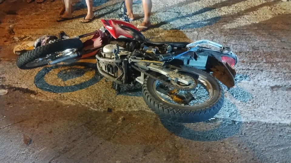Motocicleta foia tingida por uma caminhonete Saveiro - Foto: Rádio Difusora/Especial